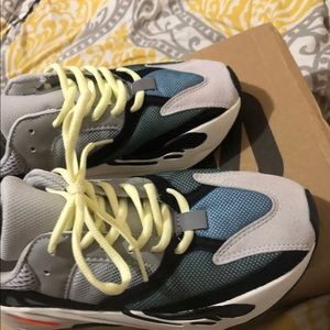 yeezy 700 wave runners